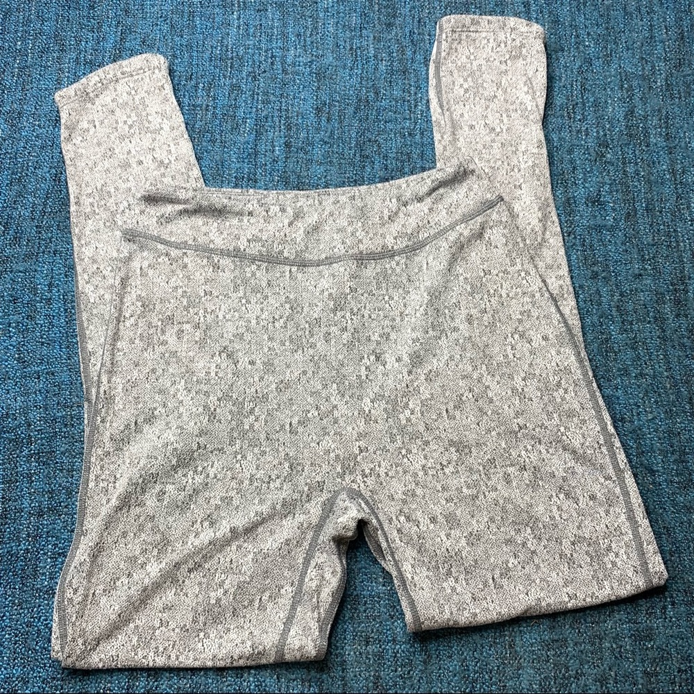Gymshark Marled Gray Fleur Textured Leggings Women's Size Large Athletic Gym